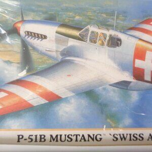 Hasegawa P-51B Mustang Swiss Air Force Airplane Model Kit 1:72